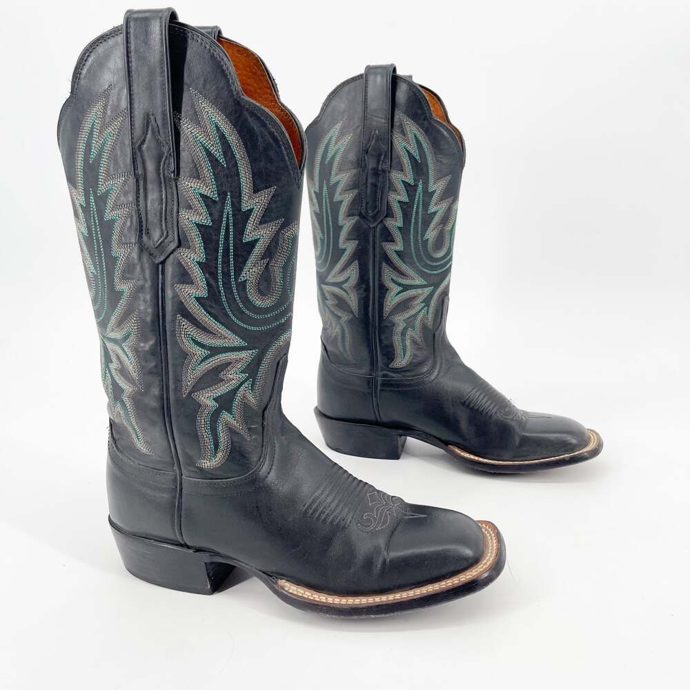 Lucchese Womenโs 6 Black Leather Western Stitching Square Toe Cowgirl Boots
